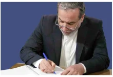 کنایه سنگین عراقچی به ویتکاف: وقتی یک املاکی را به مذاکرات می‌فرستید همین می‌شود! کنایه سنگین عراقچی به ویتکاف: وقتی یک املاکی را به مذاکرات می‌فرستید همین می‌شود!