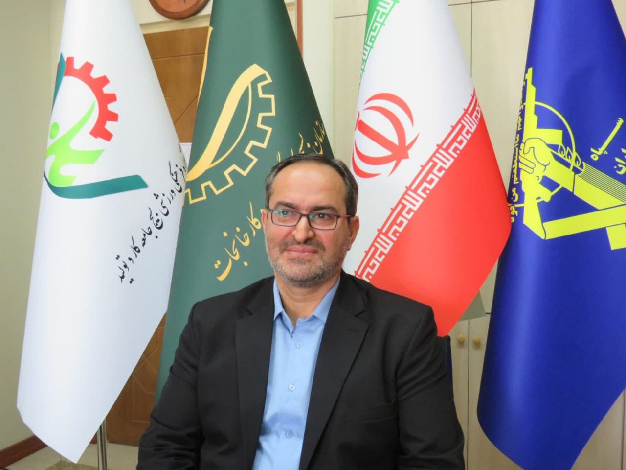 پیام رئیس بسیج کارگری و کارخانجات کشور در پی انتخاب آیت الله مجتبی خامنه ای به عنوان رهبر انقلاب