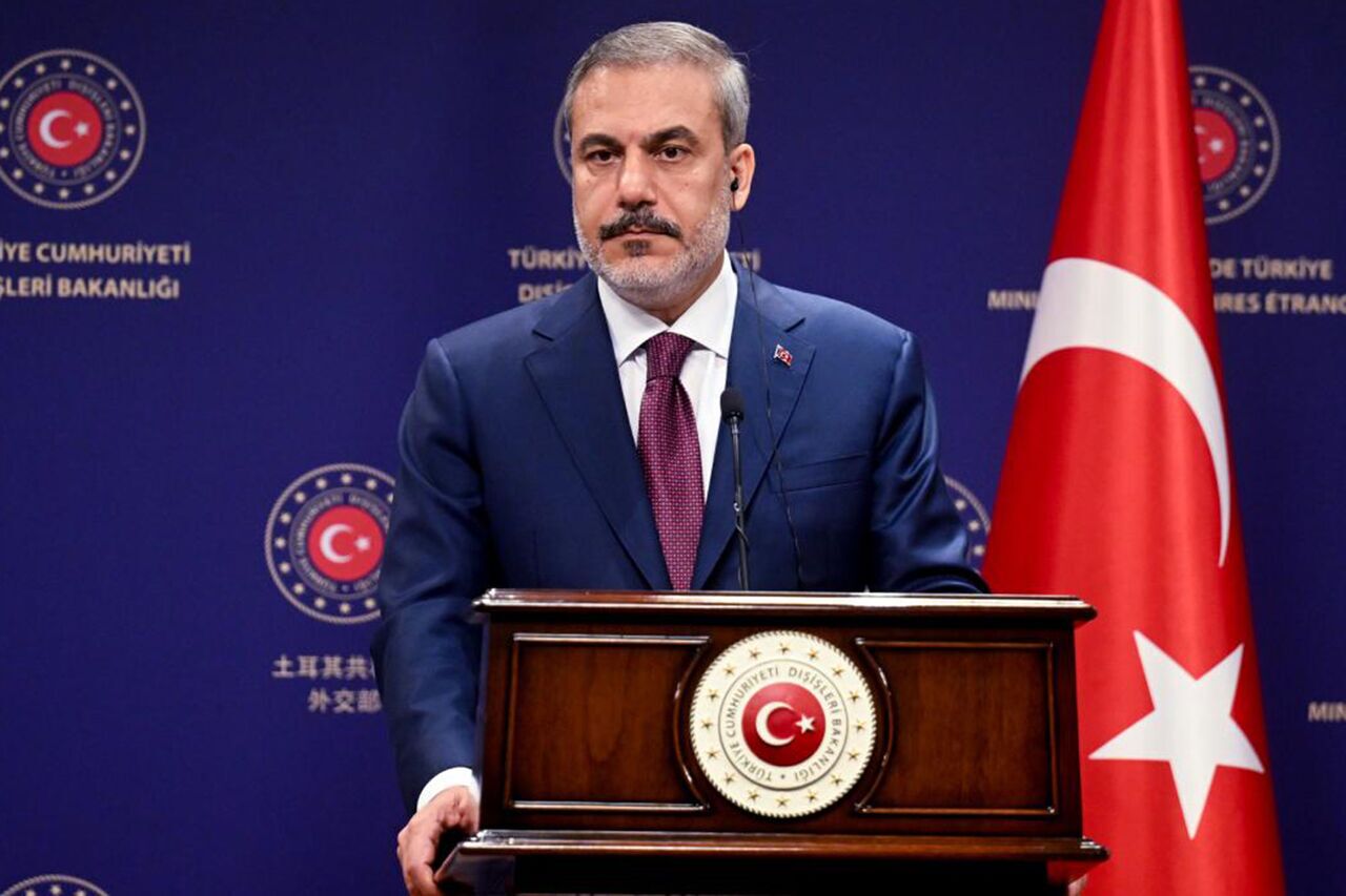 وزیر خارجه ترکیه: جنگ باید هر چه سریع‌تر پایان یابد؛ هیچ سوالی درباره تمامیت ارضی ایران نباید مطرح شود/ ما در برابر طرح‌های تجزیه طلبانه در ایران ایستاده‌ایم