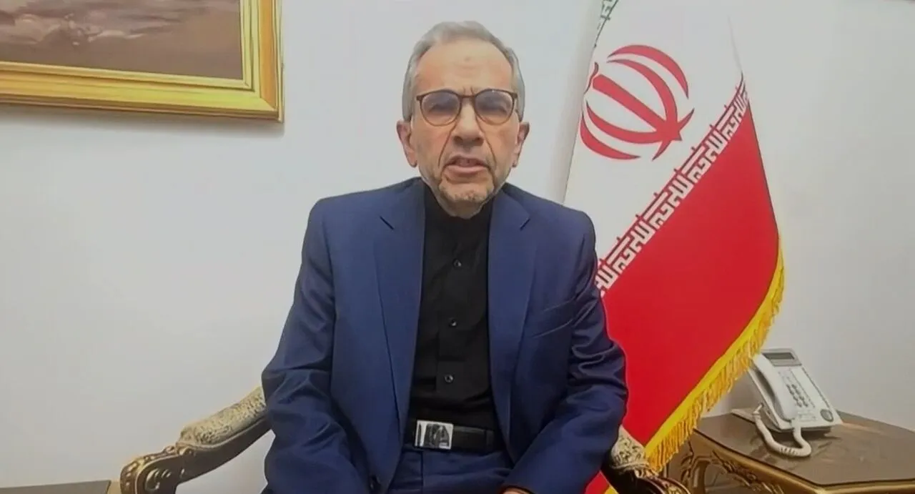 تخت‌روانچی درباره تنگه هرمز: ایران به کشتی‌ برخی کشورها اجازه عبور داده/ ادعاها در مورد مین‌گذاری را تکذیب می کنیم تخت‌روانچی درباره تنگه هرمز: ایران به کشتی‌ برخی کشورها اجازه عبور داده/ ادعاها در مورد مین‌گذاری را تکذیب می کنیم