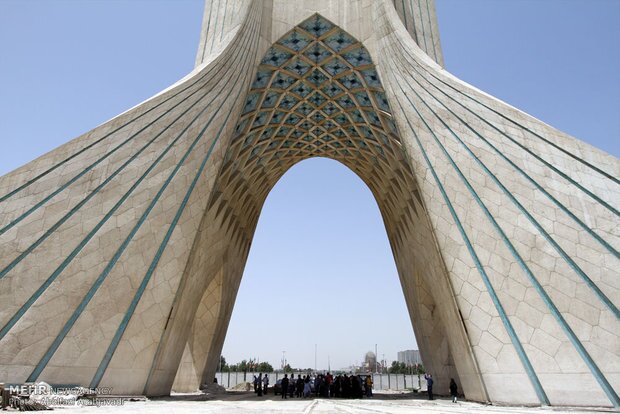 بنیاد رودکی: در جریان حملات به مناطق پیرامونی میدان آزادی، موج انفجار باعث بروز خسارت‌هایی در کافه‌ گالری واقع در این مجموعه شده