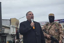 رییس کمیسیون اقتصادی مجلس: در تنگه هرمز گلوی دشمن را رها نمیکنیم