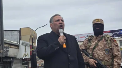 رییس کمیسیون‌ اقتصادی مجلس: در تنگه هرمز گلوی دشمن را رها نمی‌کنیم