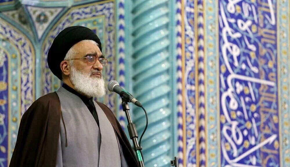 امام جمعه قم: وضعیت تنگه هرمز به پیش از جنگ باز نمی‌گردد