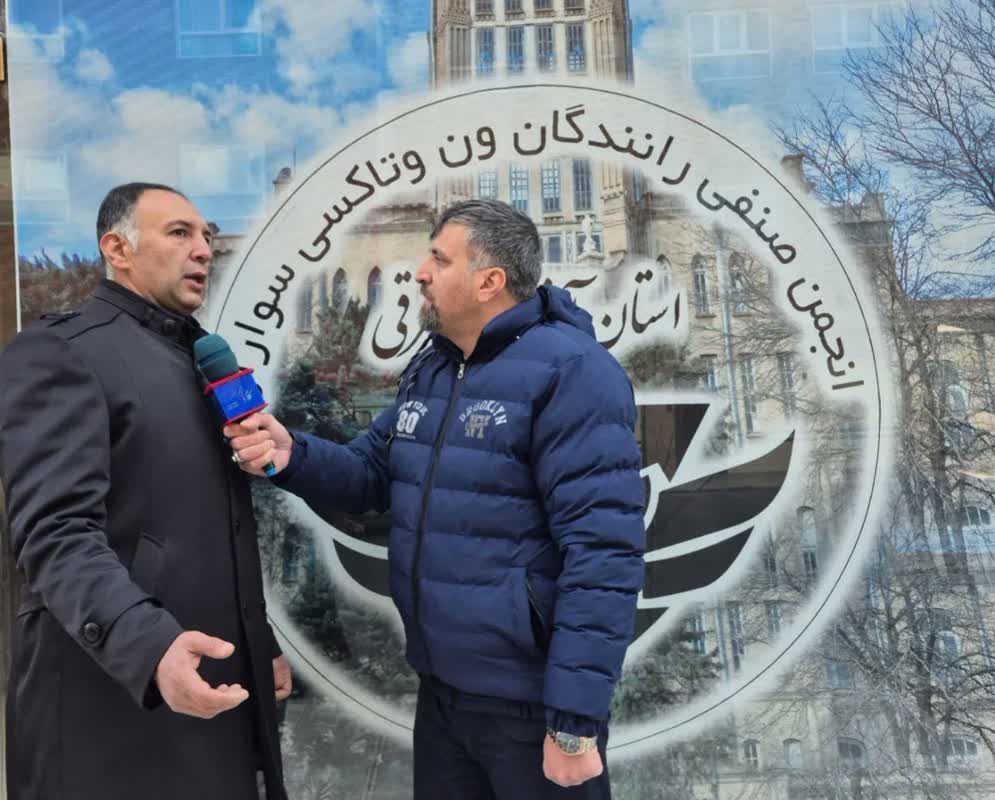 رانندگان ون و تاکسی تبریز، با رهبر جدید انقلاب بیعت نمودند
