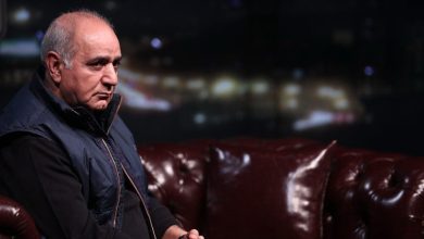 ویدئو | دکلمه‌ای برای داغ یک مادر؛ سووشون‌خوانی پرویز پرستویی برای مادر شهید ماکان نصیری
