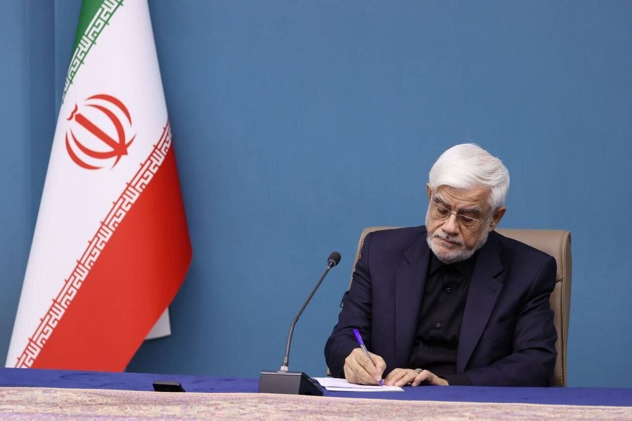 عارف: برخلاف ترامپ که برای کارهایش نه استراتژی دارد و نه برنامه، ما هم استراتژی داریم و هم برنامه‌/ ترامپ، آمریکا را به استان هفتم اسرائیل تبدیل کرده