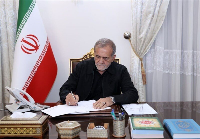 پیام جدید پزشکیان؛ سپاه توانسته امنیتی پایدار برای کشور به ارمغان بیاورد/ سپاه معادلات دشمنان را برهم زده است