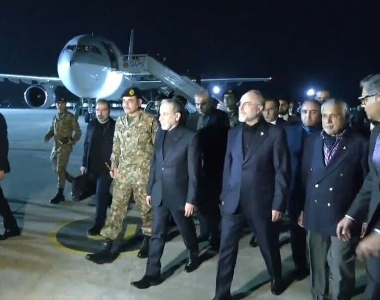 زیدآبادی: هیئت ایرانی در اسلام‌آباد اگر می‌خواهد به جنگ پایان دهد نباید از کوره در برود / تمام تمرکز هیئت باید بر دو چیز باشد