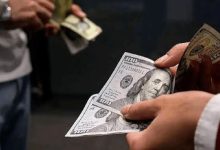 واکنش نماینده مجلس به یک اتفاق عجیب در بازار دلار؛ قیمت کمتر دلار در ازای دریافت تراول چک‌های یک میلیون تومانی