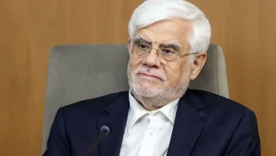 عارف: مدیریت تنگه هرمز حق قانونی ایران است