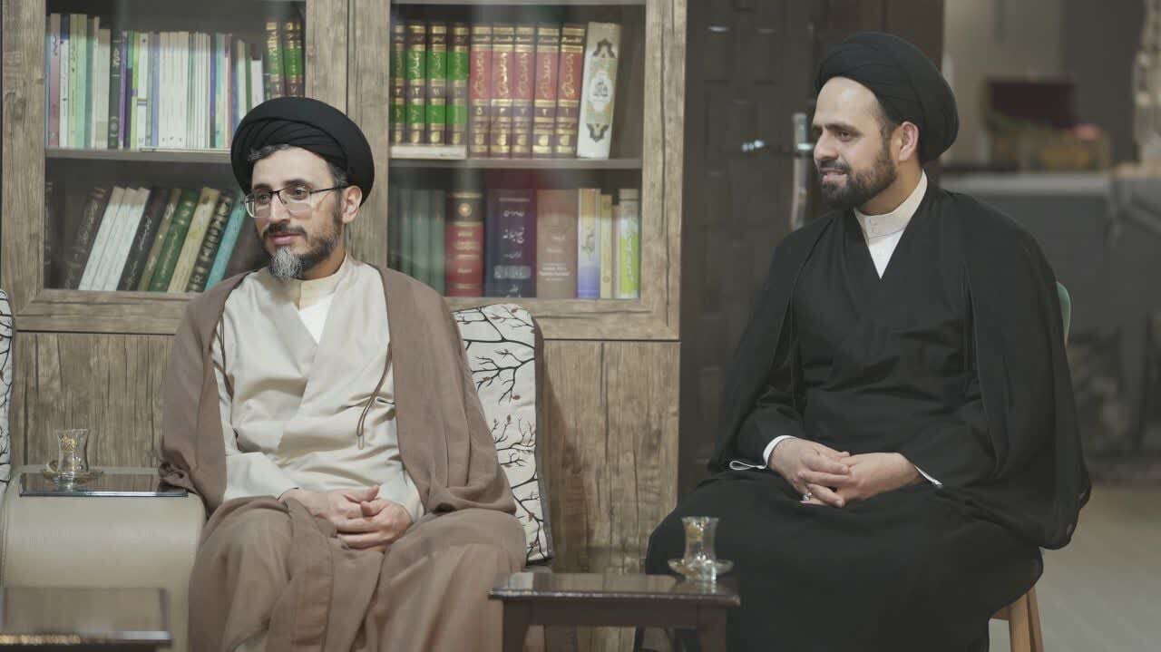 تصاویری از آیت الله اعرافی در خانه شهید اسماعیل خطیب/ پسران وزیر اطلاعات هم بودند
