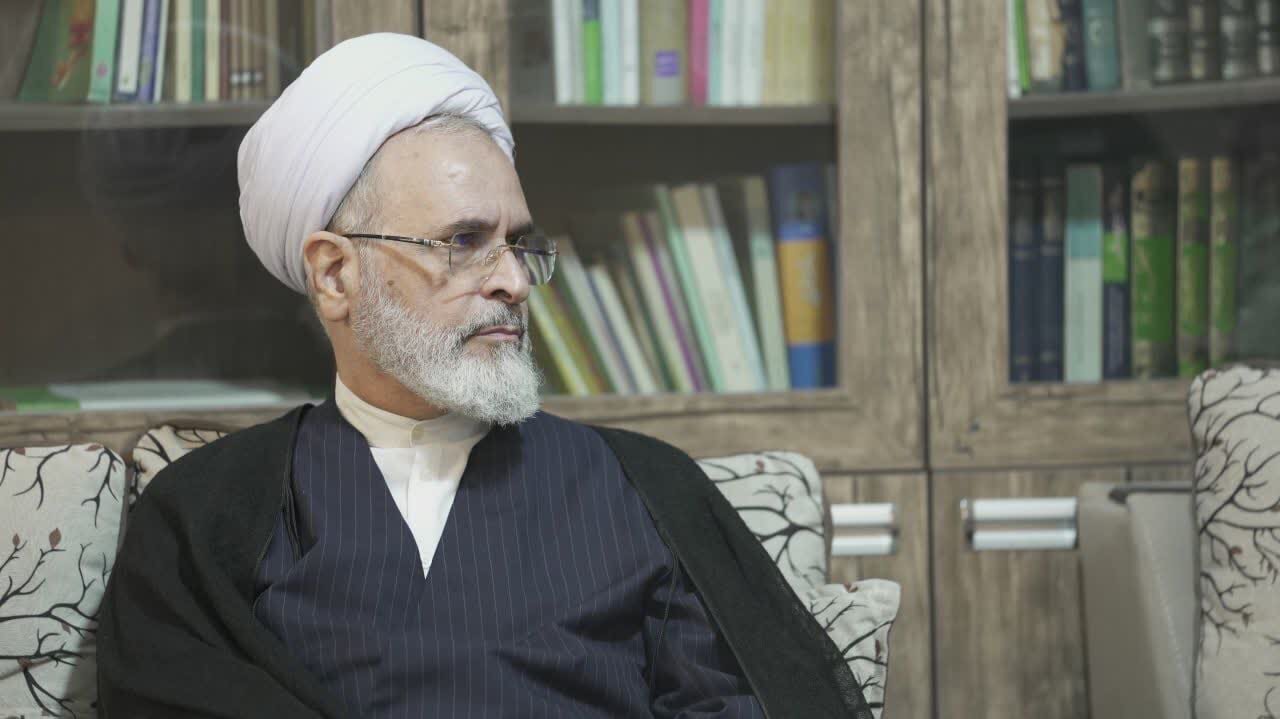 تصاویری از آیت الله اعرافی در خانه شهید اسماعیل خطیب/ پسران وزیر اطلاعات هم بودند