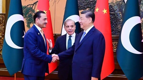 عاصم منیر پس از ایران به چین رفت / شهباز شریف: فیلد مارشال تمام شب در پرواز بود تا این دیدار را از دست ندهد / از نقش چین در آتش‌بس متشکریم + ویدئو
