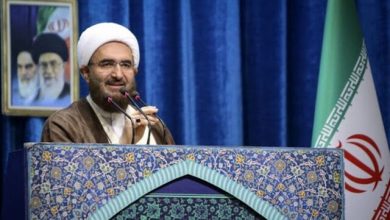 حاج علی اکبری: تنگه هرمز قابل مذاکره نیست/ «موشک آبی» آماده پرتاب به قلب دشمن است