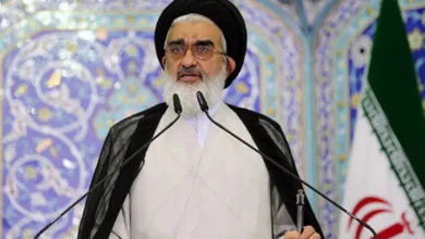 امام جمعه قم: با بیحجابان بدون اغماض برخورد شود