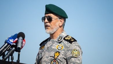 دریادار سیاری: نیروی‌های نظامی کشور از پیشرفته‌ترین تجهیزات بهره‌مند هستند / دشمن بداند هر گونه تعرض به خاک کشور پاسخ محکم تر از گذشته دریافت خواهد کرد