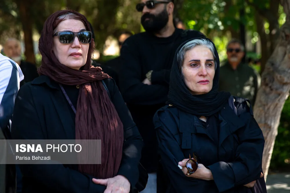 مراسم بدرقه بهناز نازی بازیگر با حضور هنرمندان (عکس)