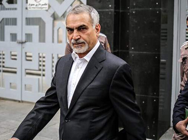حسین فریدون با شکل و شمایل جدید در یک مراسم+ عکس