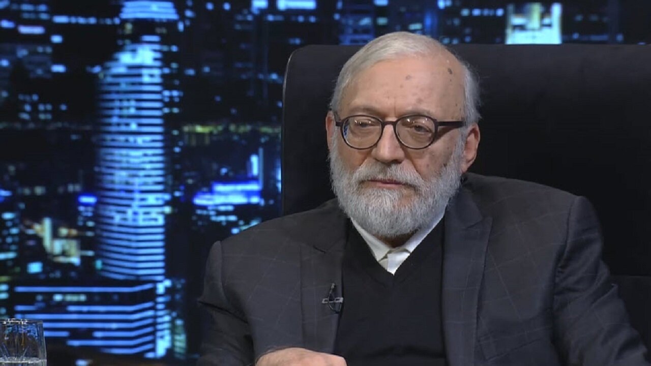 جواد لاریجانی: هر نقدی که مطرح می‌کنیم، برای کمک به دولت است، نه برای مچ‌گیری/ جمهوری اسلامی حتی یک حبه از گندم یا سویای آمریکایی‌ها را نخواهد پذیرفت