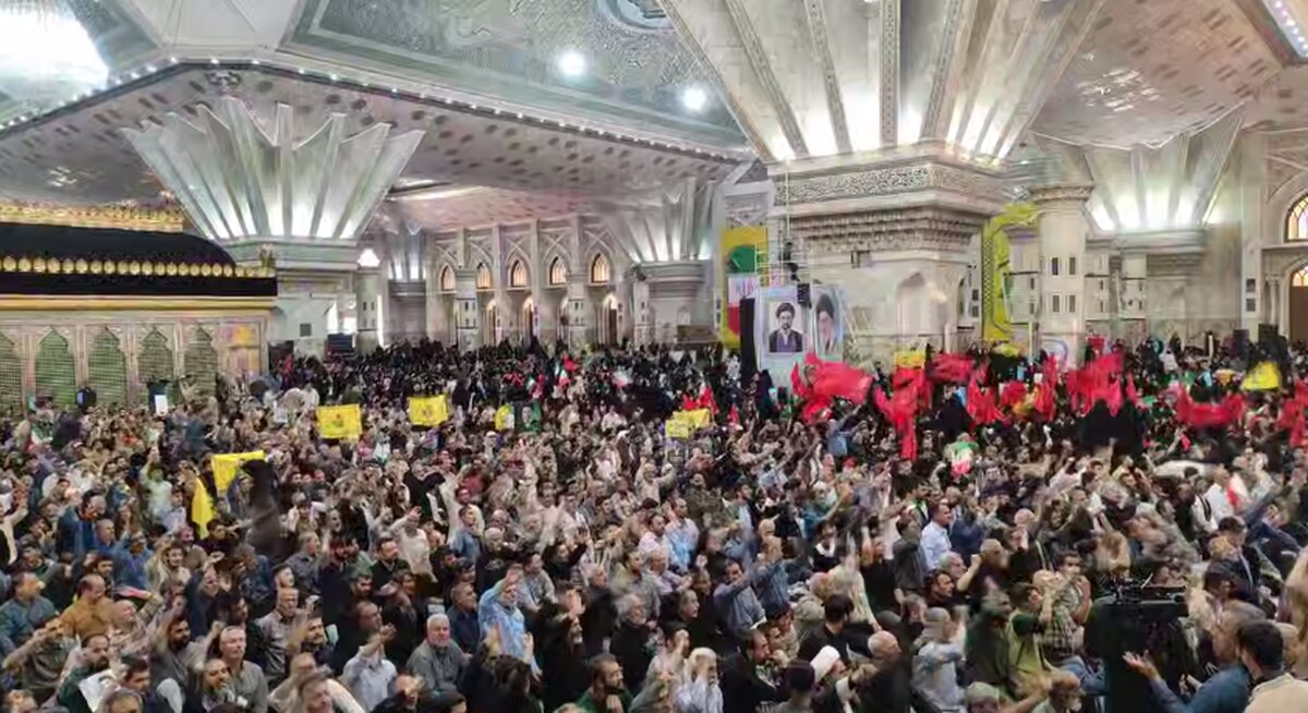 آغاز مراسم سی‌وهفتمین سالگرد بزرگداشت امام خمینی (ره) با حضور مقامات لشکری و کشوری