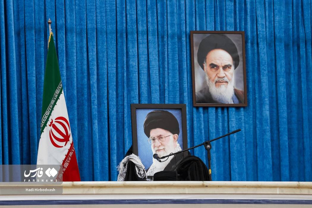 عکسی از نوه‌های امام خمینی در کنار رئیس قوه قضائیه/ محسن رضایی با لباس نظامی آمد+ تصاویر