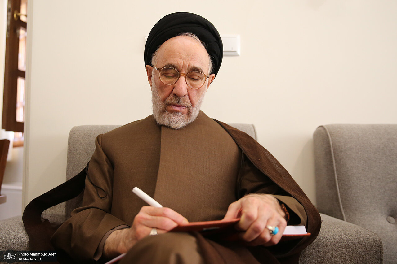 سید محمد خاتمی: باید از ﮔﺎم ﺑﻠﻨﺪ و ﺷﺠﺎﻋﺎﻧﻪ اﻣﻀﺎی ﺗﻔﺎﻫﻢ نامه ﻣﻴﺎن اﻳﺮان و آﻣﺮﻳﻜﺎ، بهجد ﺧﺸﻨﻮد بود/ مسئولان در ﻫﻤﻪ ردهﻫﺎ ﻗﺪر اﻳﻦ ﻣﻠﺖ را عملا بدانند