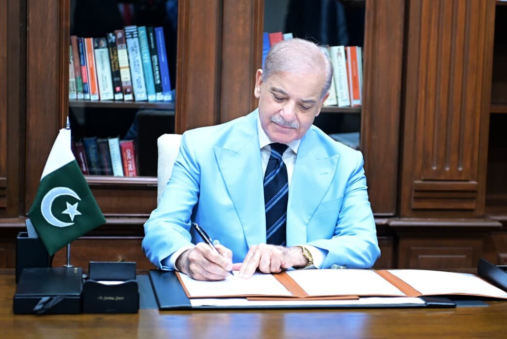 ادعای رسانه پاکستانی: شهباز شریف امروز عازم سوئیس می شود