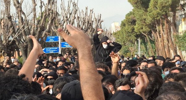 روایت خبرگزاری فارس از صدور احکام اخراج ۶ نفر از دانشگاه شریف
