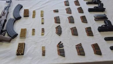 کشف سلاح و مهمات از راکب و ترک‌نشین یک دستگاه موتور سیکلت