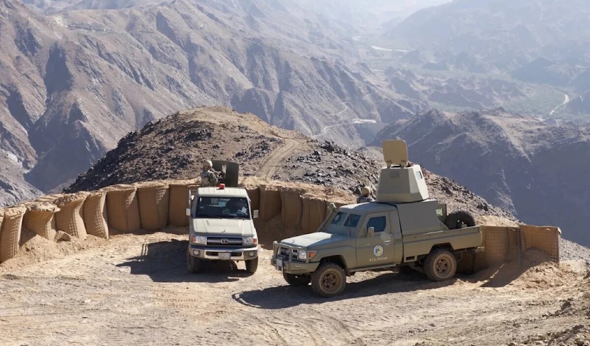 سپاه: یک تیم تروریستی که قصد ورود به داخل ایران داشت، در سراوان شناسایی شدند/ ۴ تن از اعضای این تیم تروریستی به هلاکت رسیدند / یک نفر از مدافعان امنیت نیز به شهادت رسید