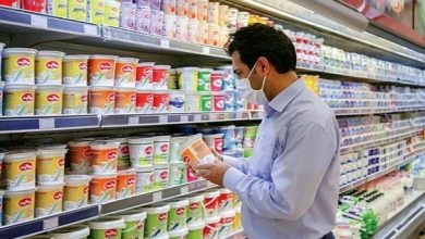 قیمت جدید ۴ قلم محصول لبنی اعلام شد / شیر نایلونی ۹۰۰ گرمی؛ ۸۴ هزار تومان، شیر بطری کم چرب یک لیتری؛ ۹۸ هزار تومان، پنیر یواف ۴۰۰ گرمی؛ ۲۰۳ هزار تومان و ماست دبهای ۲ کیلوگرمی؛ ۲۲۸ هزار تومان