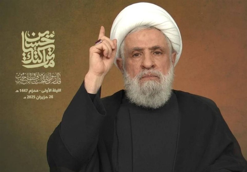 شیخ نعیم قاسم: تا زمانی که قادر به ایستادگی و مقاومت هستیم، چرا باید تسلیم شویم؟ / ما در خطرناک‌ترین مرحله از زندگی خود در لبنان به سر می‌بریم