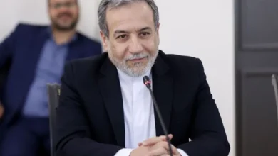 عراقچی همتای انگلیسی خود را در جریان آخرین روند مذاکرات و پیشرفت‌های حاصل‌شده در اجرای تفاهمات قرار داد / دو طرف بر تداوم رایزنی‌های دیپلماتیک تأکید کردند