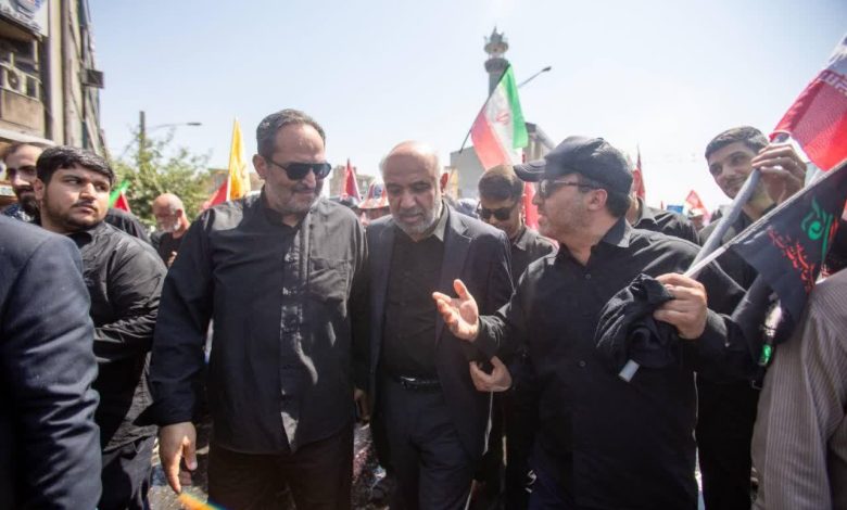 حماسه کارگران و بازنشستگان در تشییع «رهبر شهید»