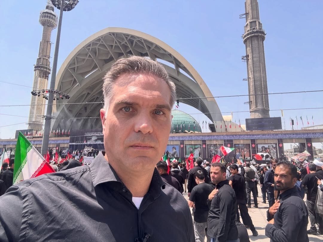 از «نمایش قدرت ایران» تا «اندوه بزرگ»؛ رسانه‌های غربی مراسم تشییع آیت‌الله خامنه‌ای را چگونه روایت کردند؟ تهران تلاش دارد مراسم تشییع را به پیامی فراتر از مرزهای ایران تبدیل کند/ همه‌پرسی مردمی درباره ادامه مسیر جمهوری اسلامی/تأکید بر مطالبه «انتقام»