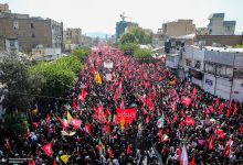 عکسی پربازدید از حاشیه مراسم تشییع پیکر رهبر شهید و خانواده ایشان