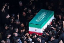 فوری/ مراسم تدفین پیکر رهبر شهید با حضور اعضای بیت رهبر انقلاب برگزار می شود/ مراسم تشییع پیکر رهبر شهید پس از برگزاری نماز بر پیکر شهدا پایان می‌یابد