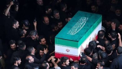 فوری/ مراسم تدفین پیکر رهبر شهید با حضور اعضای بیت رهبر انقلاب برگزار می شود/ مراسم تشییع پیکر رهبر شهید پس از برگزاری نماز بر پیکر شهدا پایان مییابد