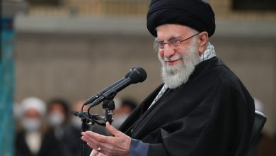 تصویری از ترک هواپیمای حامل پیکر رهبر شهید از فرودگاه نجف