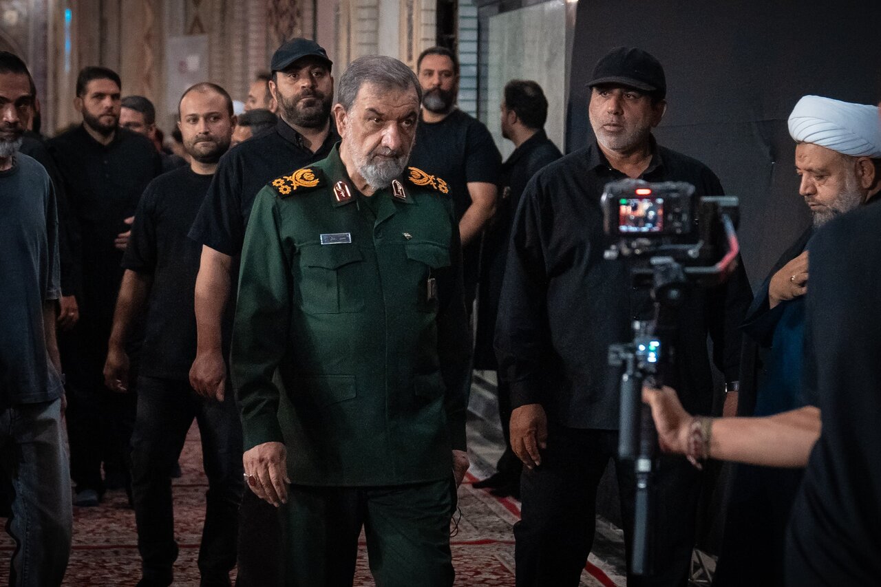 فرزندان رهبر شهید انقلاب در مراسم مشهد/ سردار قاآنی و محسن رضایی هم آمدند/ باقری هم نشین حجت الاسلام سید مسعود خامنه ای شد+ تصاویر