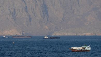 منبع نظامی: تنگه هرمز همچنان مسدود است/ هیچ مجوزی برای عبور شناورها صادر نمیشود