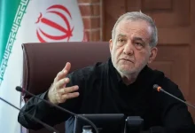 پزشکیان: جنوب ایران همواره نماد مقاومت در برابر استعمار و پاسداری از استقلال بوده؛ امروز هم مردم نجیب این دیار با صبوری، ایستادگی و پایمردی، روزهای سخت ناشی از تجاوز دشمن را با عزت پشت سر می‌گذارند