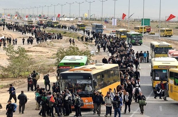 ستقرار ۲۳۰ دستگاه اتوبوس در مرز خسروی برای خدمت‌رسانی به زوار اربعین