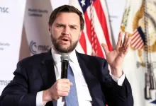 ونس: جریان‌های بسیار جنگ‌طلب [در آمریکا] به دروغ گفتند دولت ترامپ قرار است ۳۰۰ میلیارد دلار به ایرانی‌ها بدهد؛ این را گفتند تا مذاکرات را نابود کنند