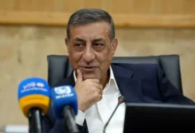 معاون اجرایی رئیس جمهور: هیچ مصوبه شورای عالی امنیت ملی بدون تأیید رهبری، قانونی و اجرایی نیست؛ بنابراین یک عده معدود بر طبل تفرقه نکوبند اگر برای ادامه مذاکره اجازه دهند، با تأیید رهبر انقلاب انجام می‌شود