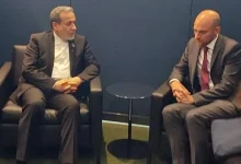 عراقچی در گفت‌و‌گو با همتای فرانسوی: رفتار دو دیپلمات فرانسه در تهران غیرقابل قبول است / رعایت قوانین و مقررات کشور پذیرنده لازمه تداوم فعالیت نمایندگی‌های خارجی است