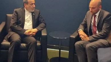 عراقچی در گفتوگو با همتای فرانسوی: رفتار دو دیپلمات فرانسه در تهران غیرقابل قبول است / رعایت قوانین و مقررات کشور پذیرنده لازمه تداوم فعالیت نمایندگیهای خارجی است