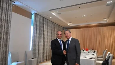 وزیر خارجه چین: پکن از نقش میانجیگرانه مصر برای تسهیل مذاکرات ایران و امریکا حمایت میکند / تفاهمنامه تهران و واشنگتن نتیجه تلاشهای دشوار و ارزشمند است؛ باید از سوی همه طرفها مورد پاسداری قرار گیرد