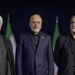 حضور سران سه قوه در مراسم ادای احترام بر پیکر رهبر شهید انقلاب (عکس)